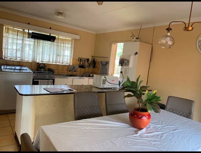 3 BEDROOM HOUSE FOR SALE IN LEONDALE